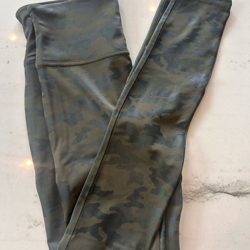 Spanx Women's Faux Leather Camo Leggings Camouflage High-Waisted Leggings Medium - Picture 6 of 9